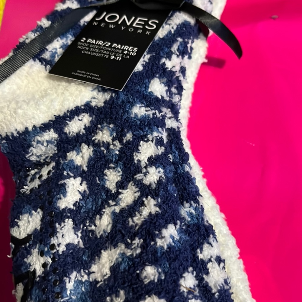 NEW Women Jones New York cozy socks 2 pr NEW BNWT non skid bottom BNIP - Picture 1 of 7